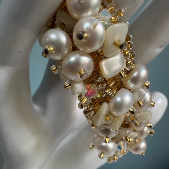 Gold filled cultured flat pearl and mother of pearl bracelet. - Picture 11 of 14